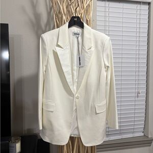 SaintArt -Chic tuxedo Cream Blazer for Women
